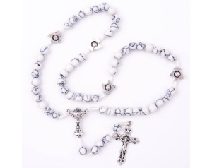 Różaniec Komunijny Na Sznurku Howlit Biały