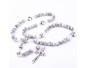 Różaniec Komunijny Na Sznurku Howlit Biały