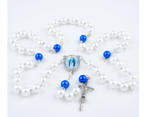 Różaniec z Matka Bożą Niepokalaną Biały