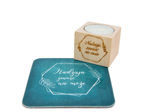 Zestaw Świecznik Nadzieja zawieść nie może na podkładce