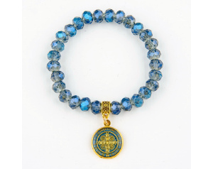 Bransoletka z kamienia z Medalikiem św. Benedykta