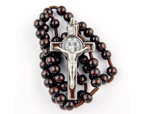 Różaniec drewniany męski z krzyżem świętego Benedykta