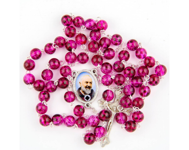 Różaniec ze świętym Ojcem Pio – bordowy, perełkowy, w jutowym woreczku