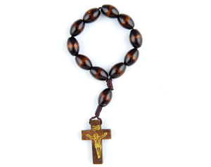 Różaniec Drewniany Brązowy Duże Koralik z Krzyżykiem