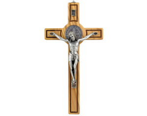 Krzyż z drzewa oliwnego z medalikiem Świętego Benedykta 30 cm