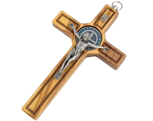 Krzyż oliwny z medalikiem Świętego Benedykta 15 cm