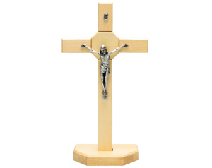 Krzyż drewniany stojący z pasyjką 40 cm – jasny