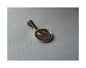 Medalik srebrny z Matką Boską Bolesną