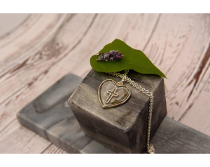 Medalion Serce z Krzyżem Przezroczysty z Żywicy